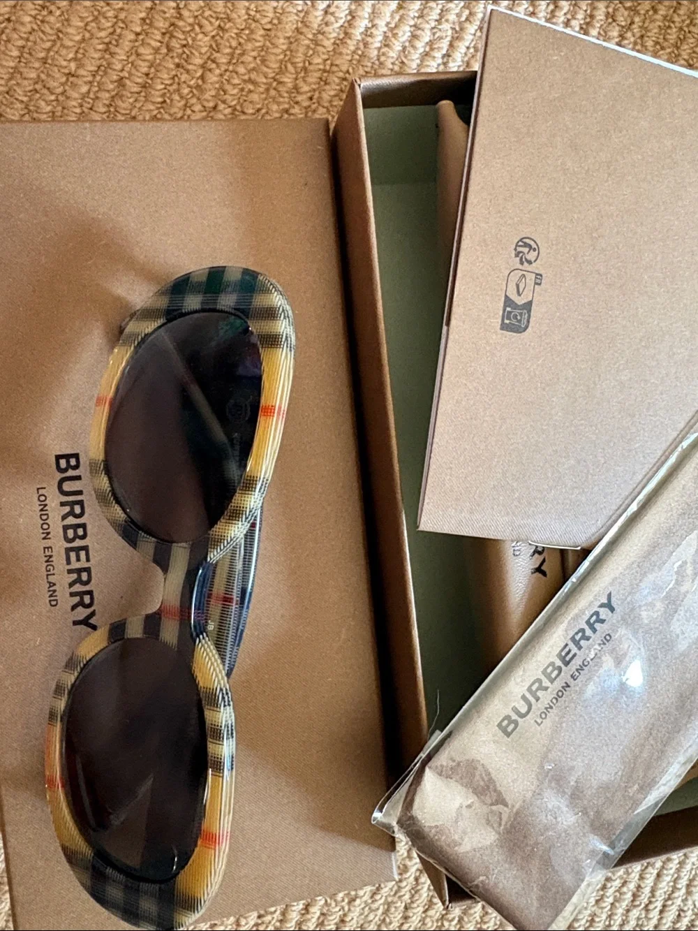 Burberry kids sunglasses